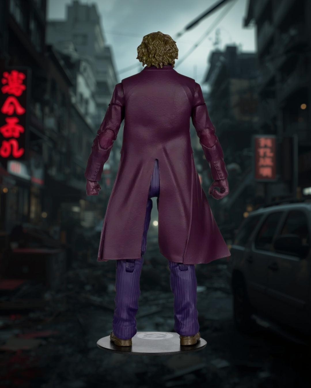 DC Multiverse Deluxe Theatrical Edition Wave 3 The Joker (The Dark Knight) – 7-Inch Scale Action Figure