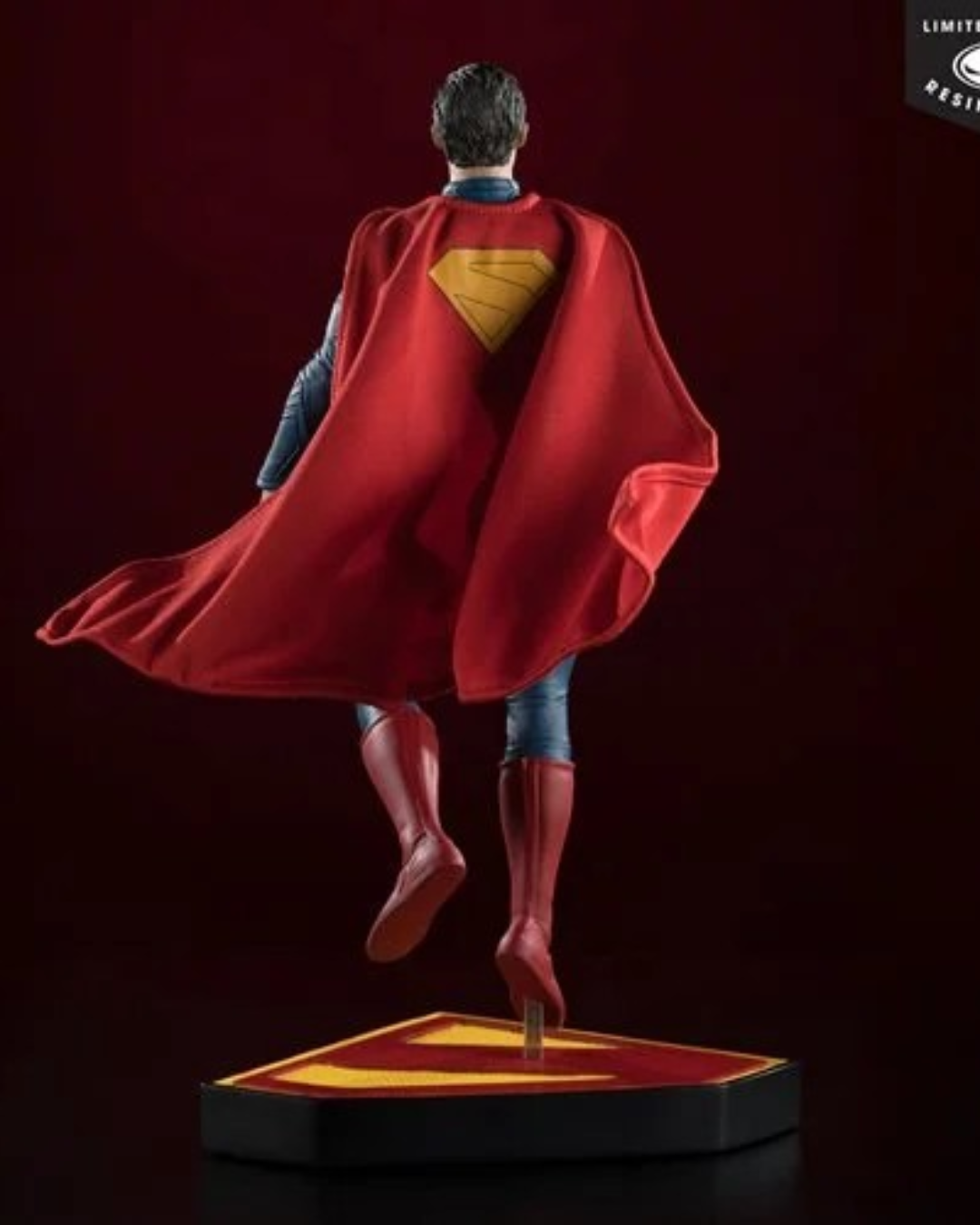 Pre-Order (February 2026 Arrival) DC Direct Superman Movie 2025 1:6 Scale Resin Statue