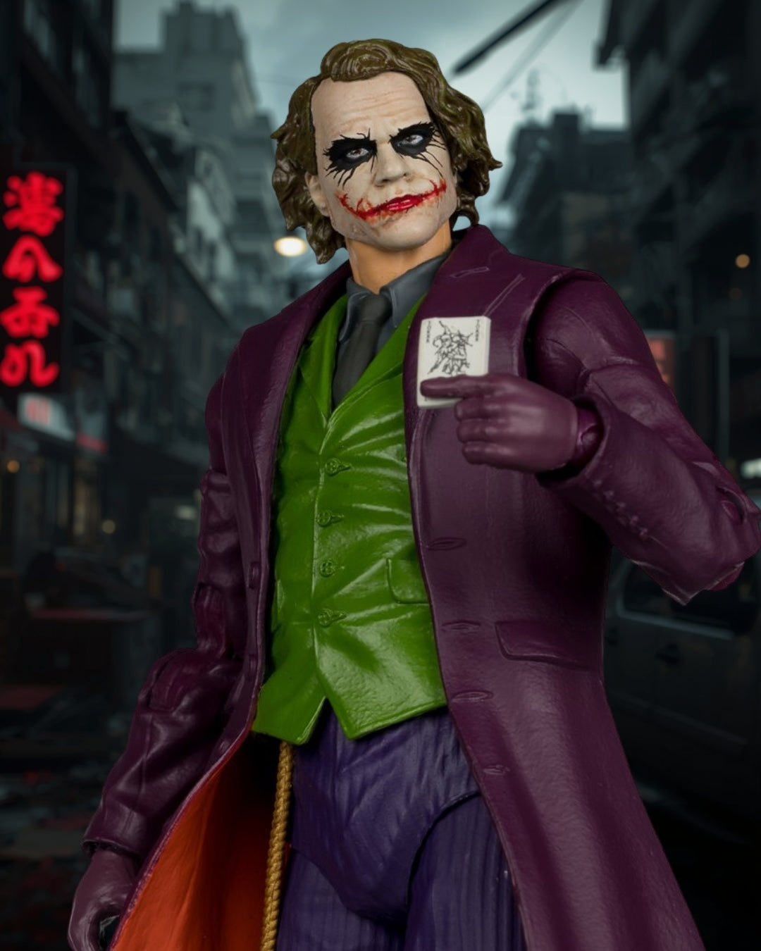 DC Multiverse Deluxe Theatrical Edition Wave 3 The Joker (The Dark Knight) – 7-Inch Scale Action Figure