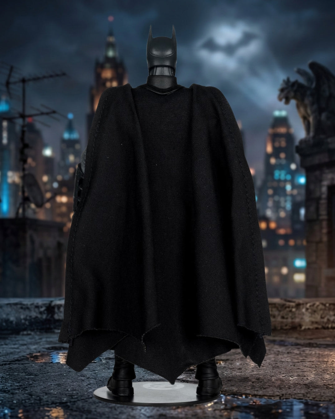 DC Multiverse Deluxe Theatrical Edition The Batman 2022 Batman 7-Inch Scale Action Figure