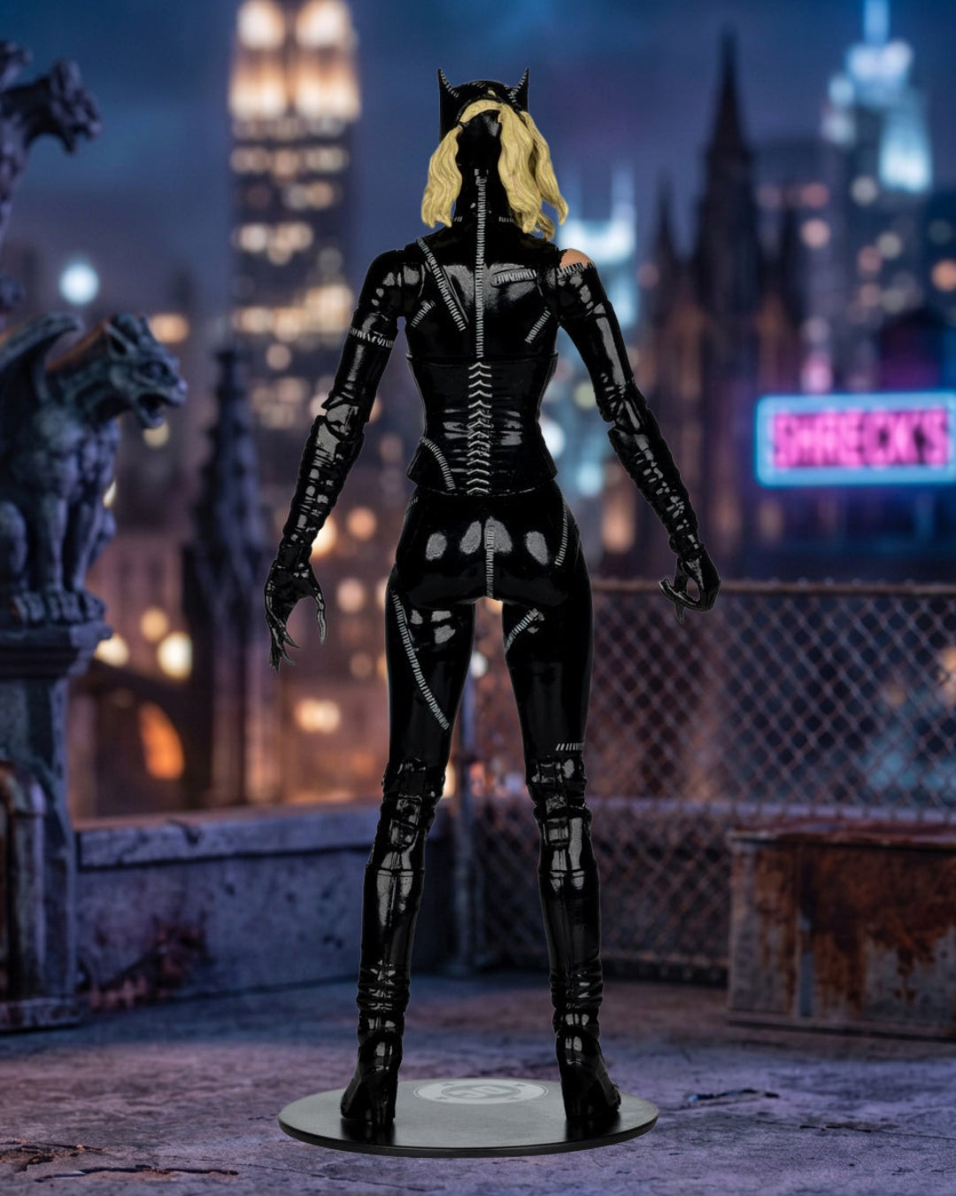 Deluxe Theatrical Edition Batman Returns Battle Damaged Catwoman 7-Inch Scale Action Figure
