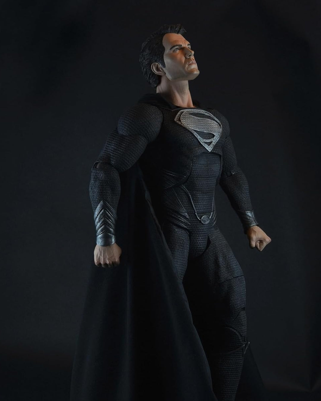 Superman Man of Steel Black Suit 1:4 Scale Action Figure